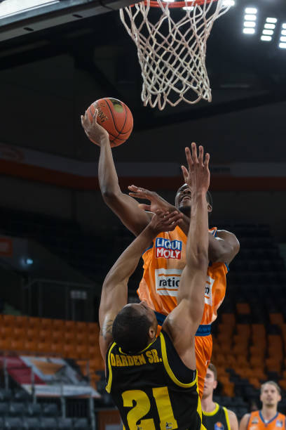 速反击造成 速反击造成