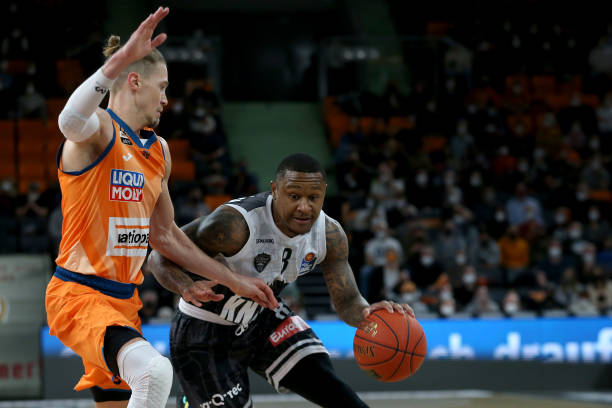 球迷们津津 球迷们津津